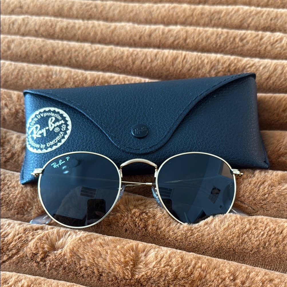 Ray-Ban Gold Frame Black Round Lens Sunglasses